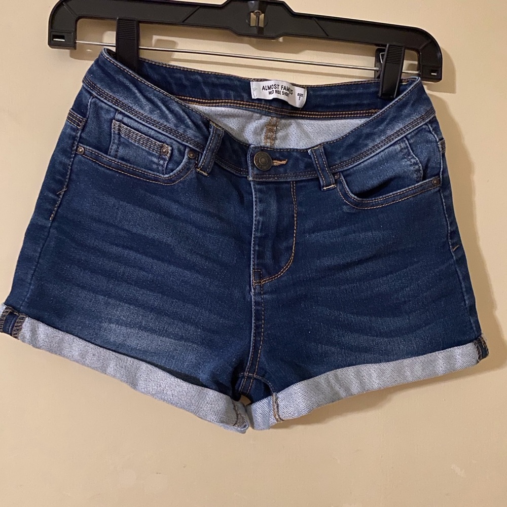 Almost Famous mid-rise junior denim shorts size 1